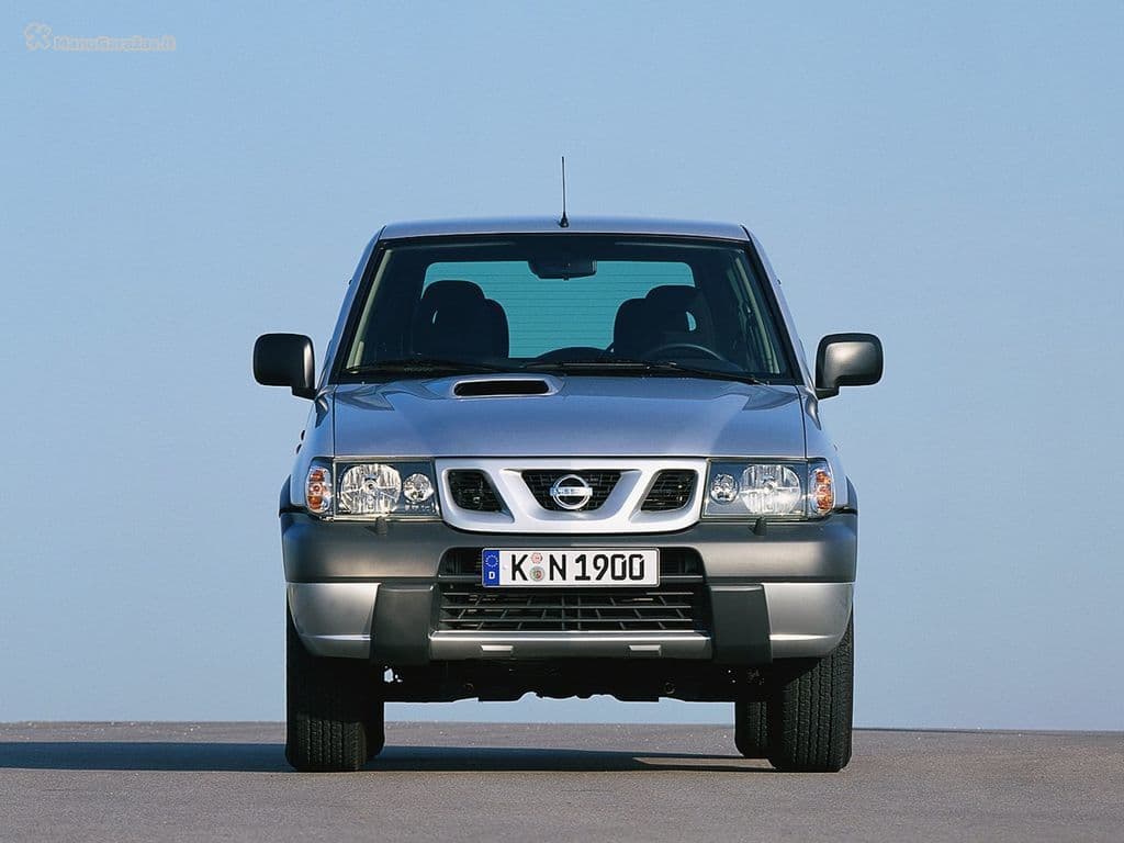 Nissan Terrano II Facelift 2 2.7 MT 125 HP AWD specifications and